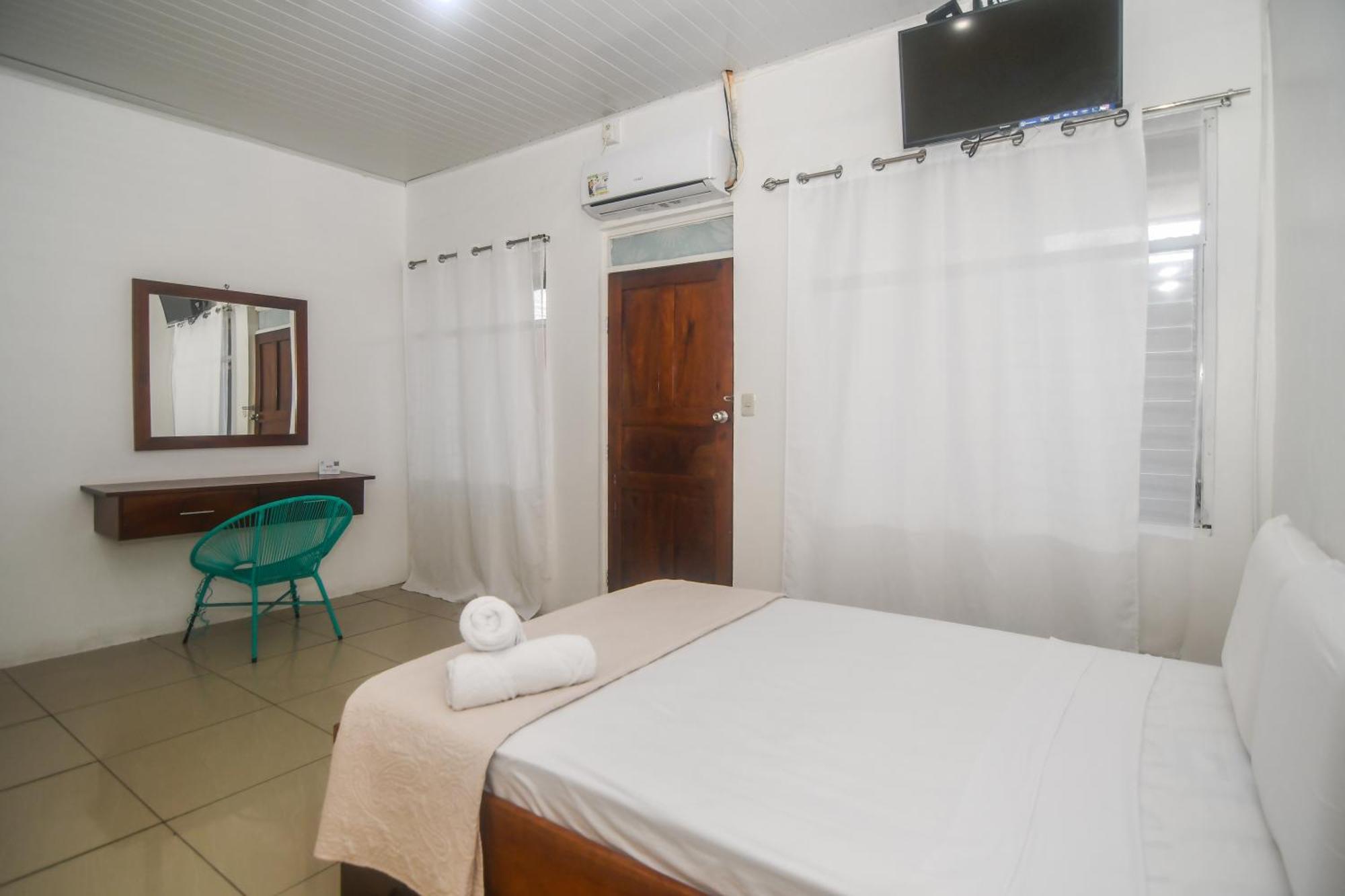 Puntarenas Bed & Coffee By Aldea Hotel ภายนอก รูปภาพ